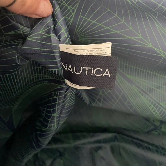 Nautica Blue and Green XL Tote Bag with Zipper - Picture 4 of 7